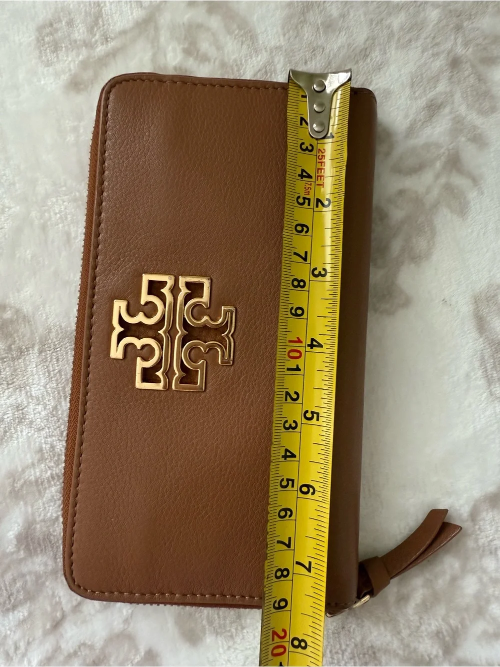 Tory Burch Britten Tan Leather Zip Continental Wallet   with Gold Logo